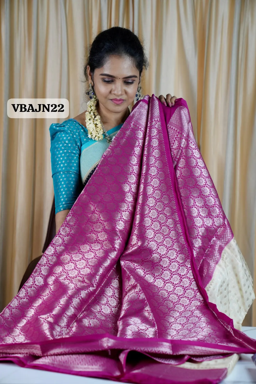 1000 buttas sarees in premium warm silk🥰