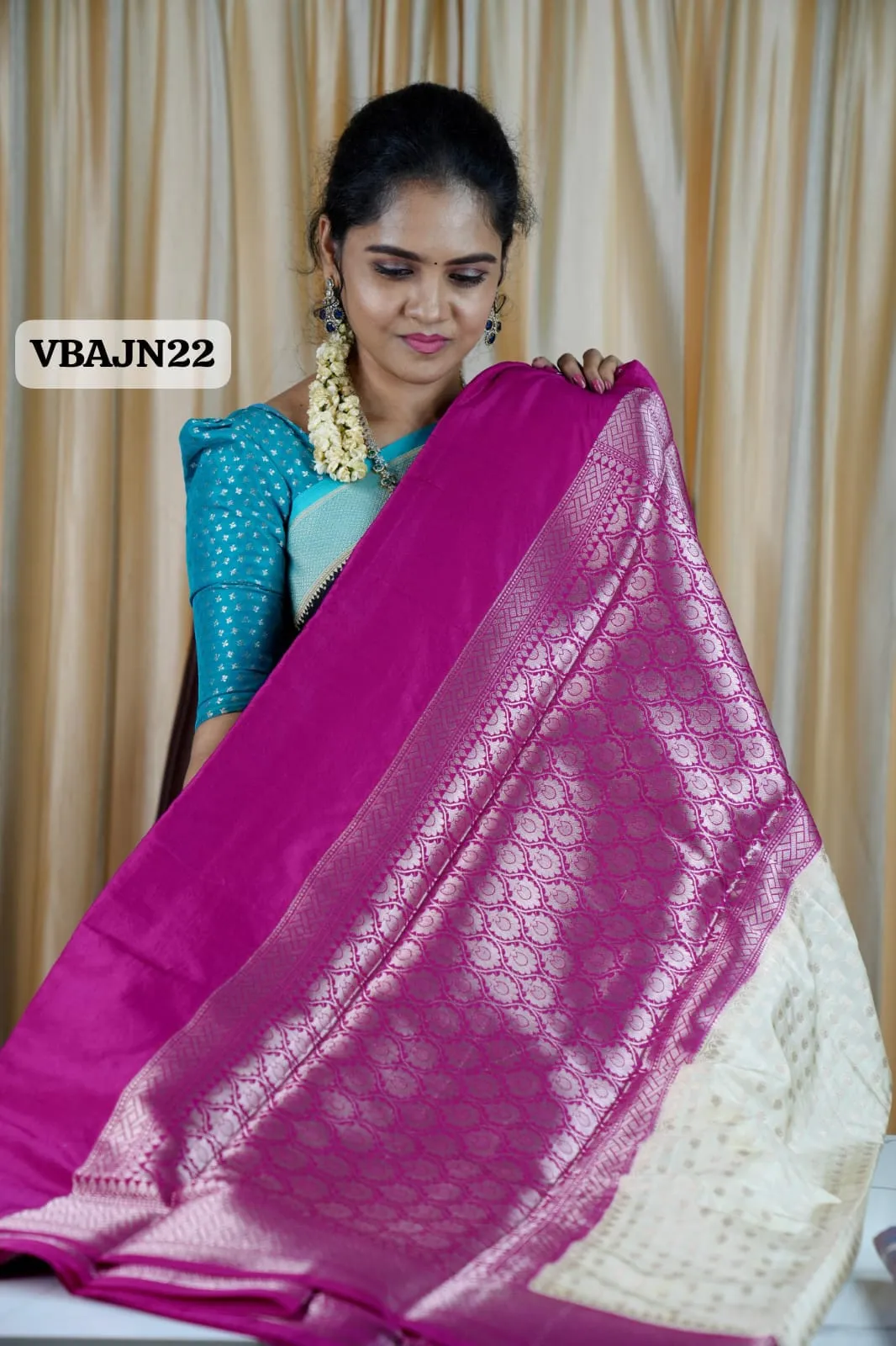 1000 buttas sarees in premium warm silk🥰