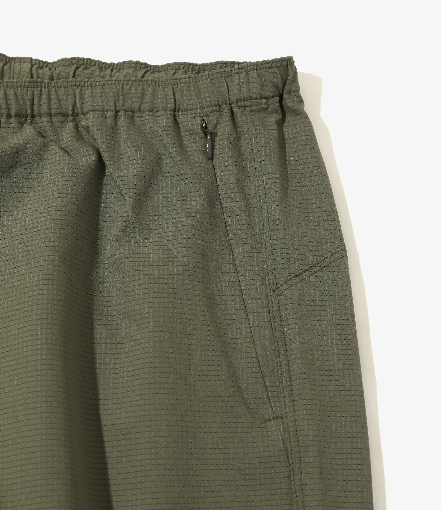 Warm Up Short – Olive Cool Dots